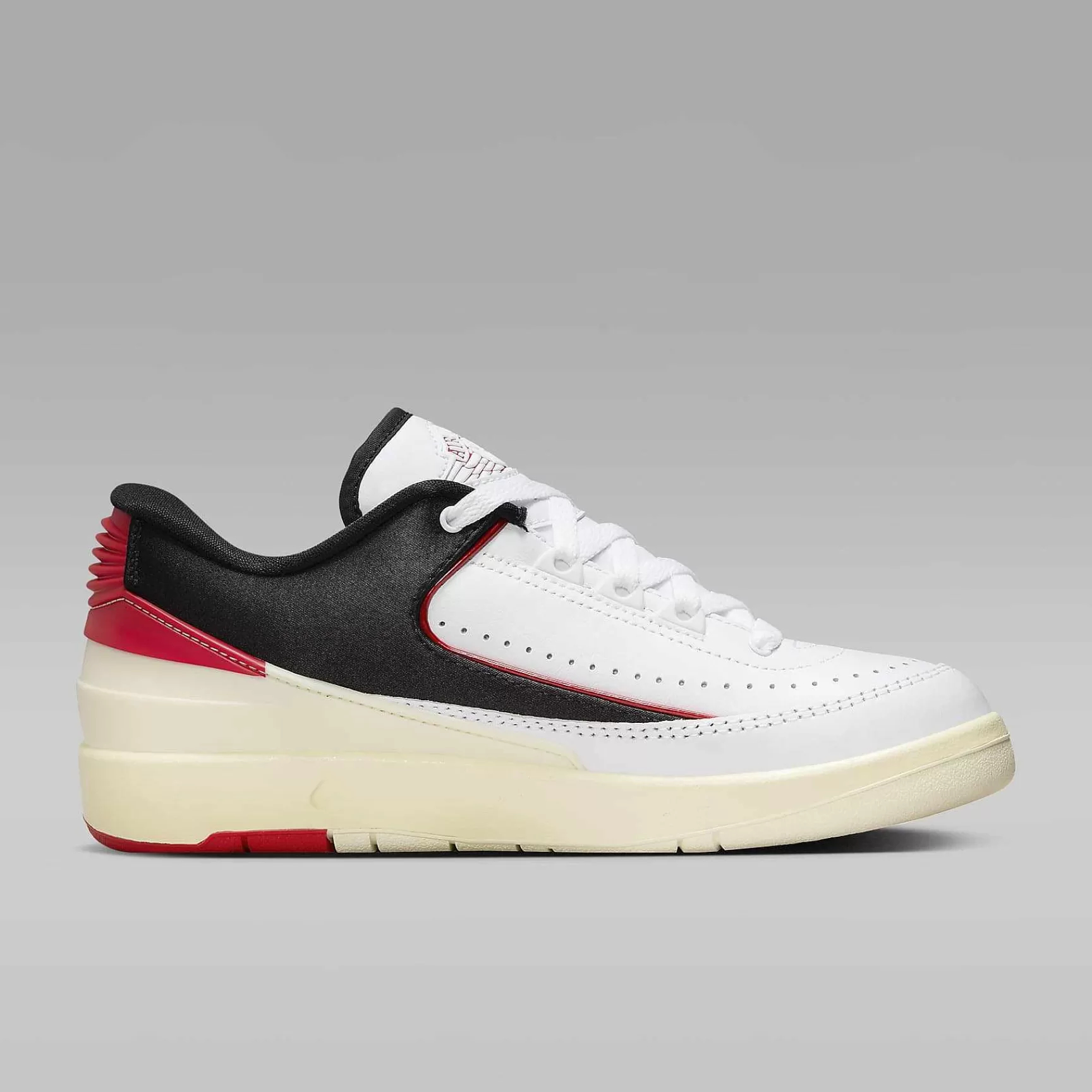 Lifestyle-Nike Lifestyle Air Jordan 2 Low "Black Satin"