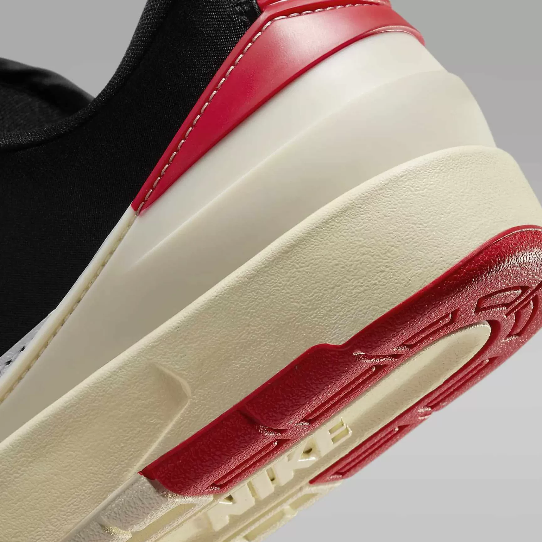 Lifestyle-Nike Lifestyle Air Jordan 2 Low "Black Satin"