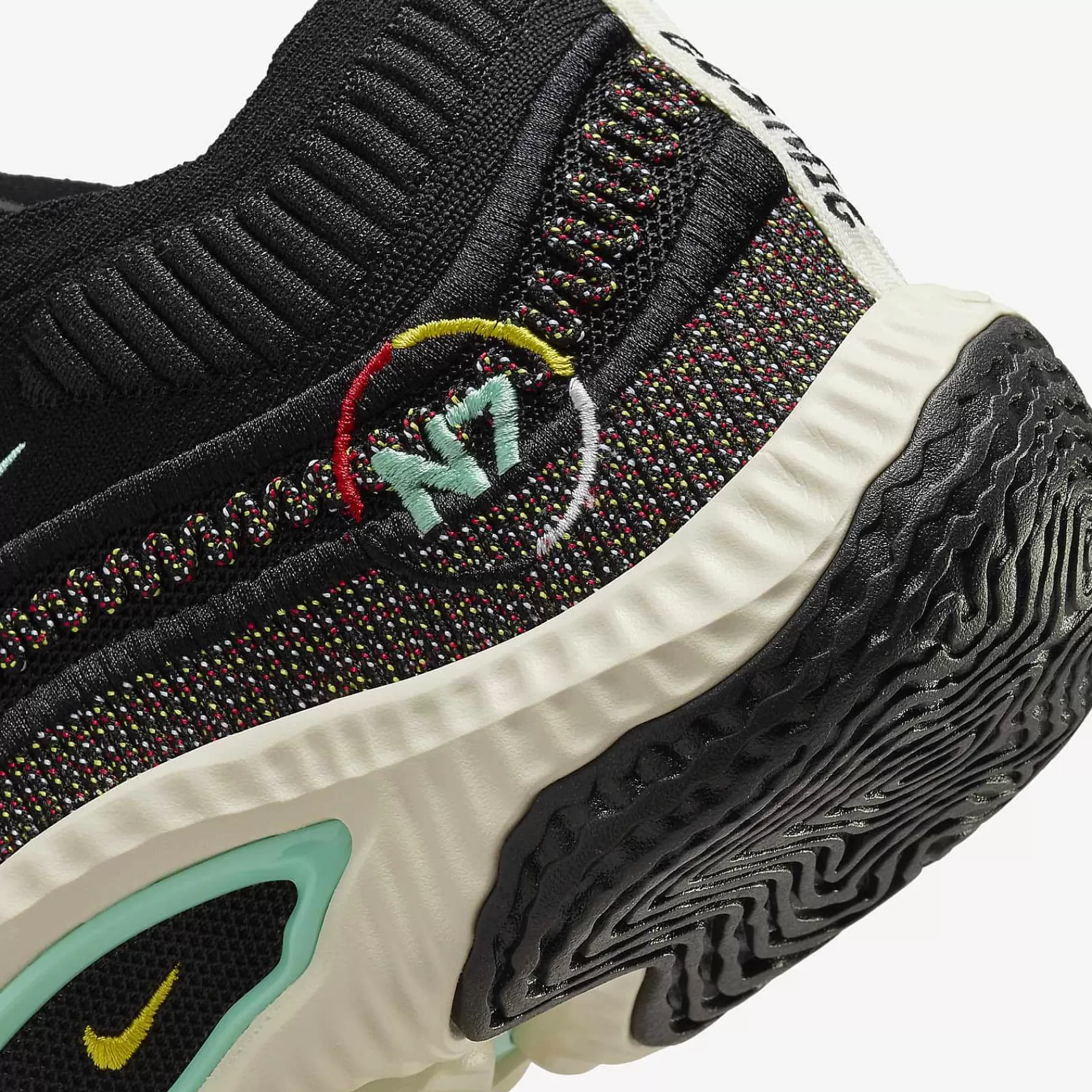 Basketball-Nike Basketball Cosmic Unity 3 N7