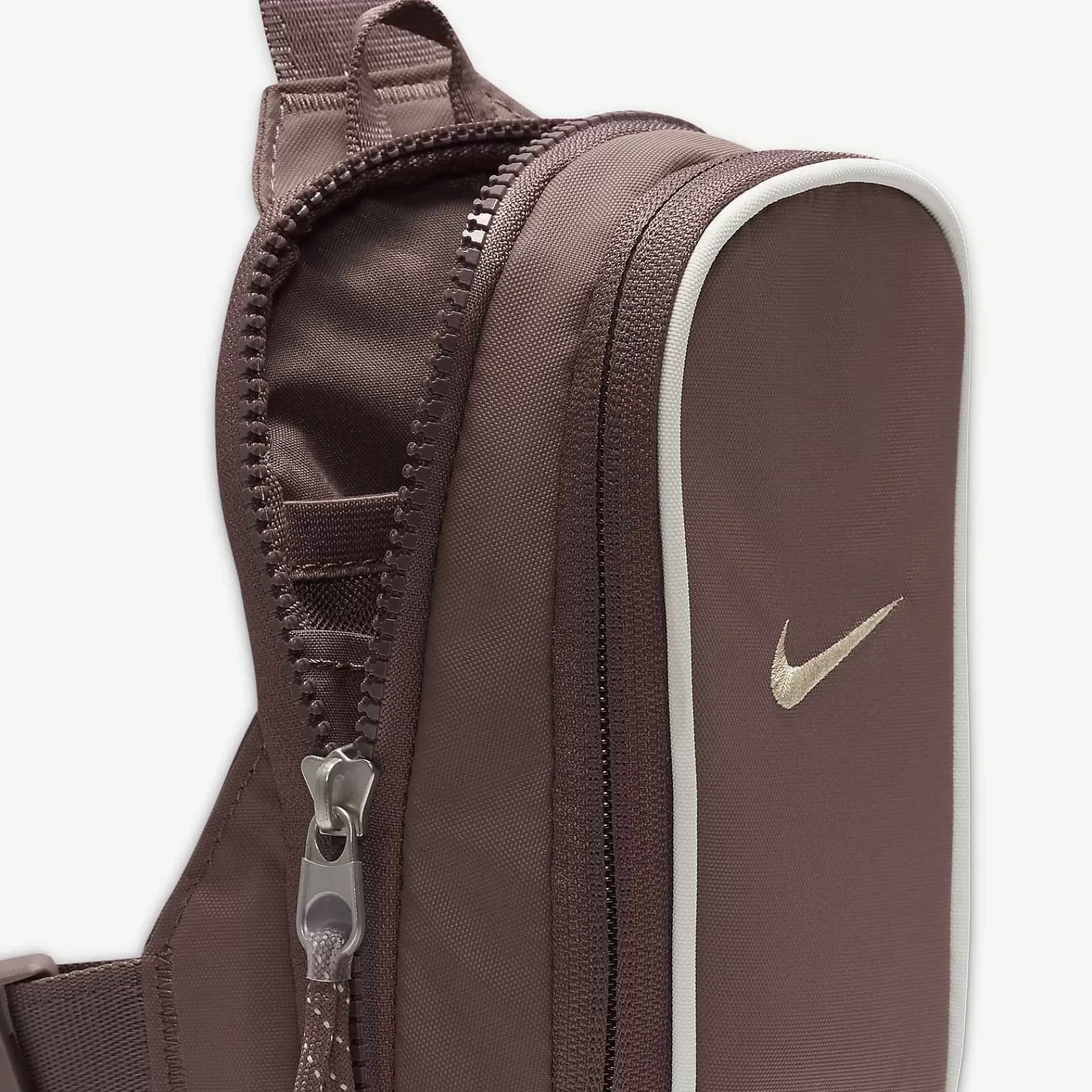 Nike Sportswear Essentials