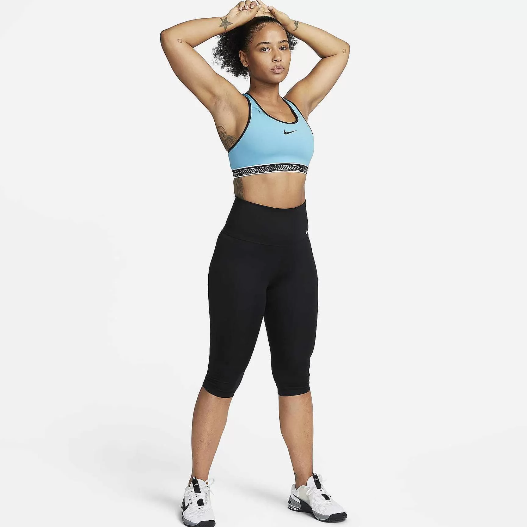 Bras-Nike Bras Swoosh On The Run