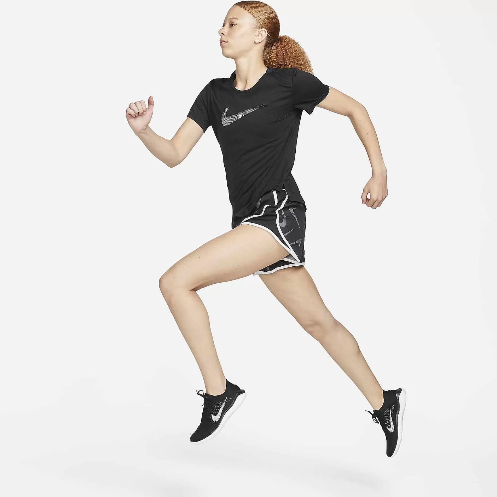 Shorts-Nike Shorts Tempo Swoosh